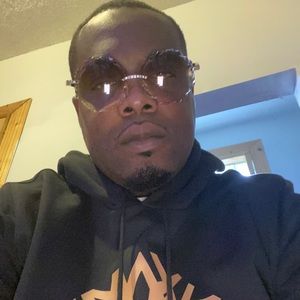 Meet your Posher, Tom